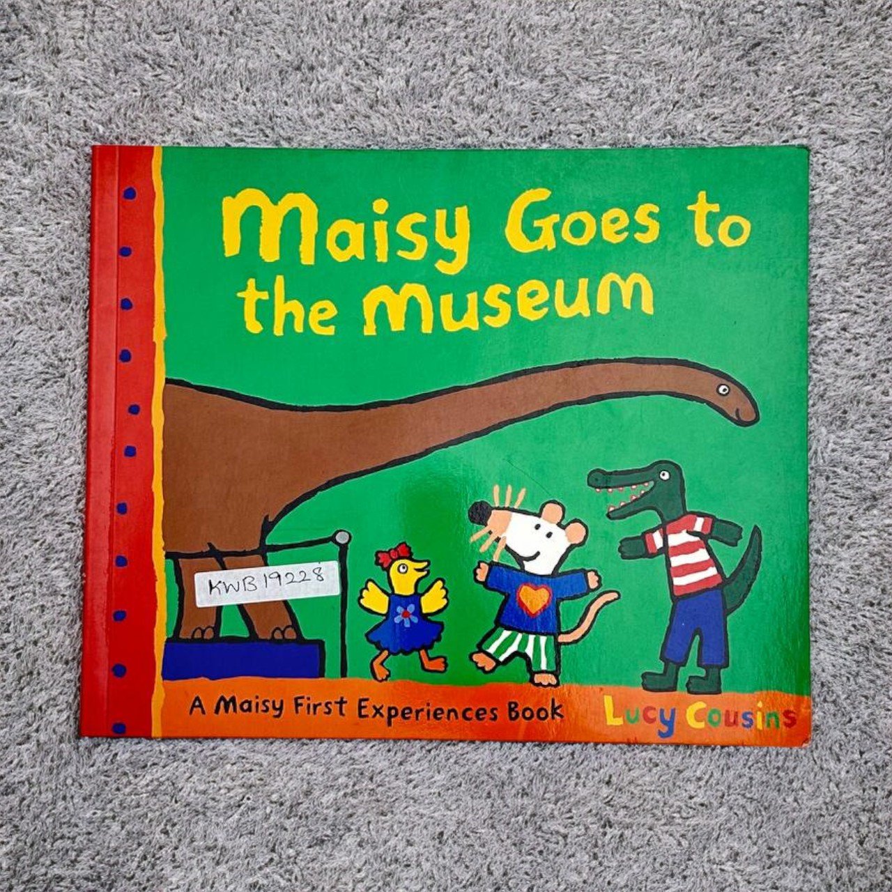 Maisy Goes To The Museum_Lucy Cousins_KWB19228