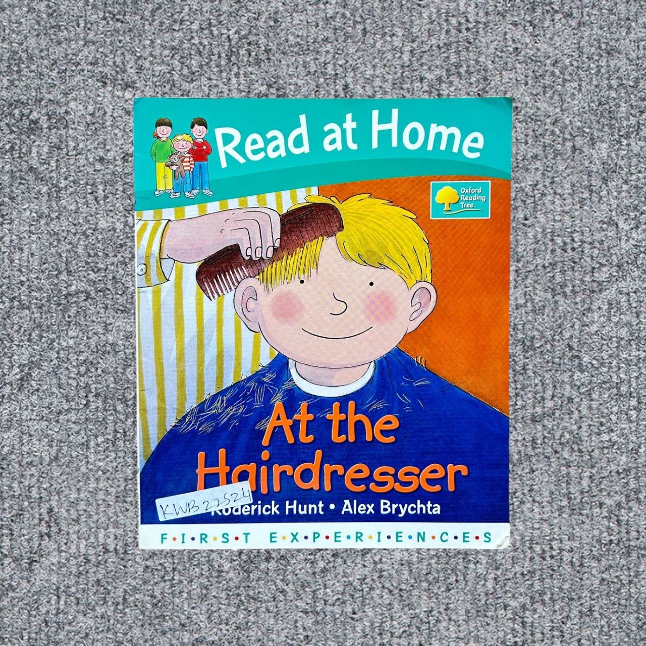 Read At Home_At The Hairdresser_Roderick Hunt_KWB22524