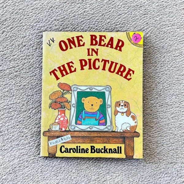 One Bear In The Picture_Caroline Bucknall_KWB24334