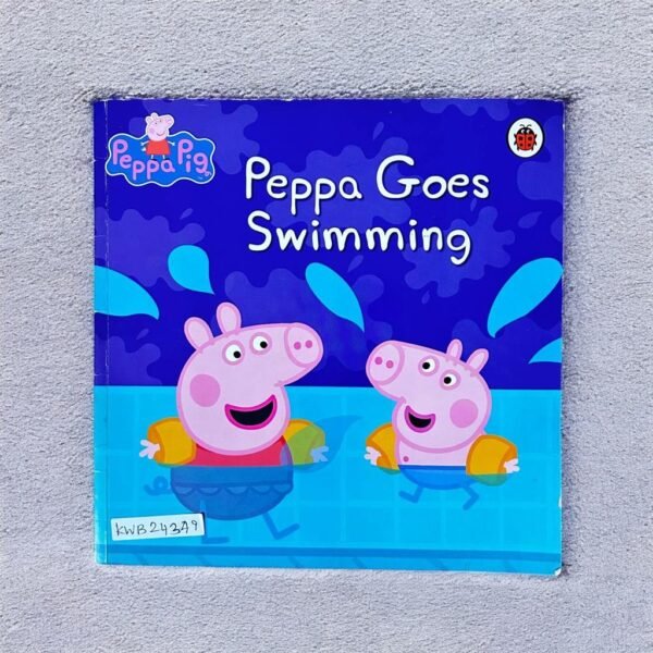 Peppa Pig_Peppa Goes Swimming _Ladybird_KWB24349