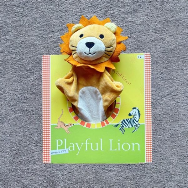 Playful Lion_Puppet Book_Jones_KWB25357