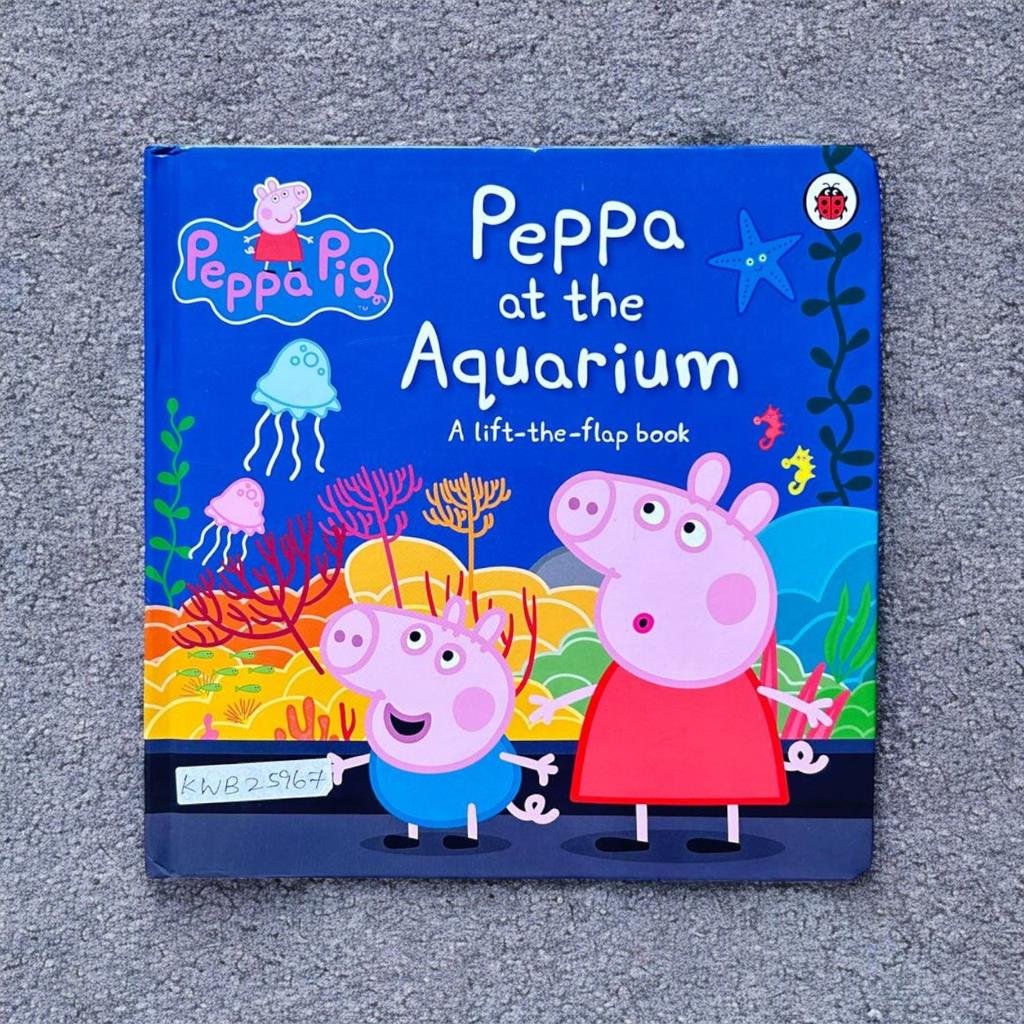 Peppa Pig_Peppa At The Aquarium_Flap _LadyBird_KWB25967