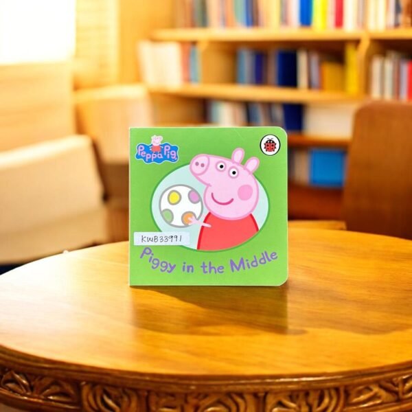 Peppa Pig_Pippy In The Middle_Ladybird_KWB33991