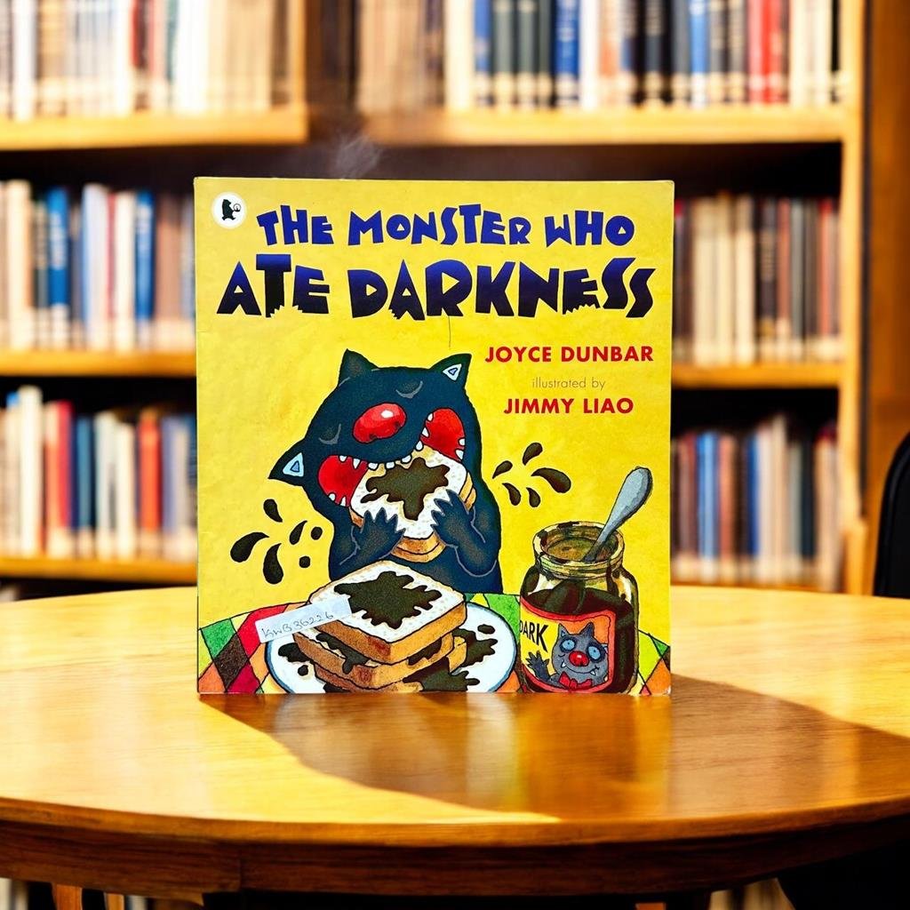 The Monster Who Ate Darkness_Joyce Dunbar_KWB36226