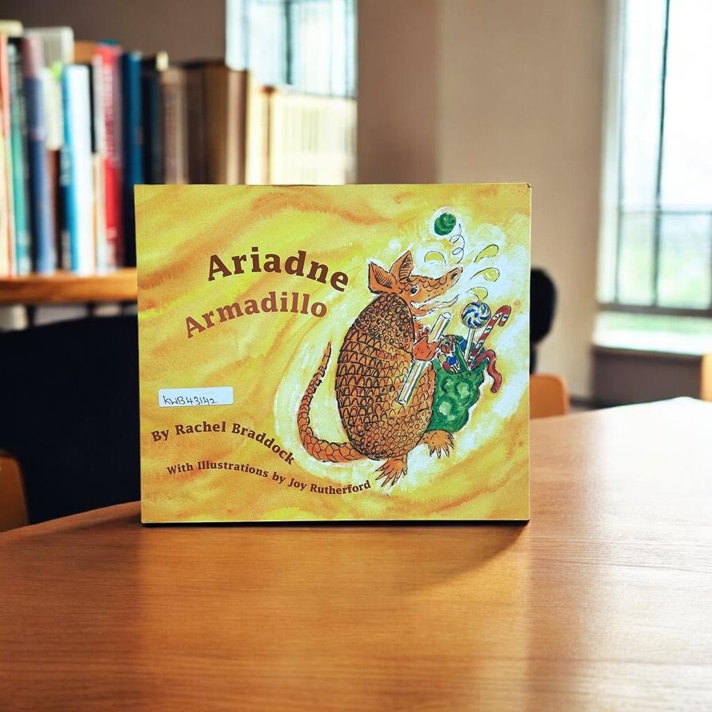 Ariadne Armadillo _Rachel Braddock _KWB43142