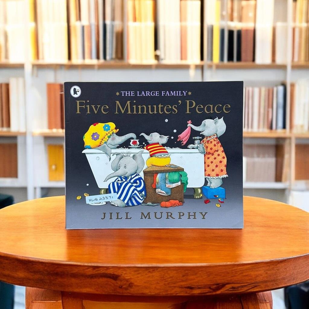 The Large Family_Five Minutes' Peace_Jill Murphy_KWB43371