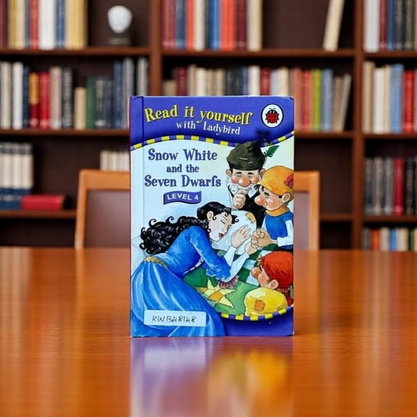 Pocket Friendly_Snow White And The Seven Dwarfs_Read It Yourself_Ladybird_KWB48148