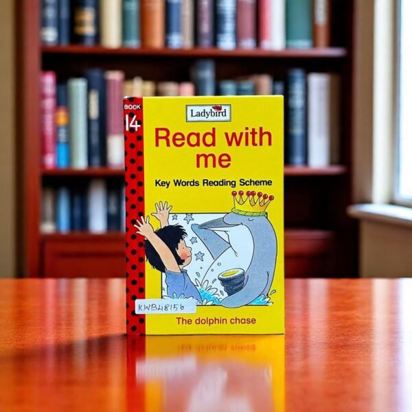 Pocket Friendly_Read With Me_The Dolphin Chase_Ladybird_KWB48156