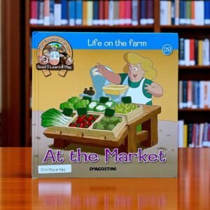 At The Market_Life On The Farm_Deagostini_KWB48786