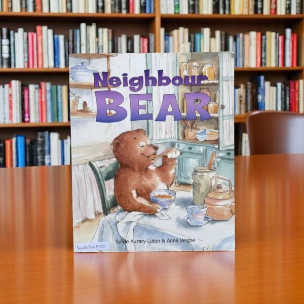 Neighbour Bear_Sylvie Auzard'_KWB49850