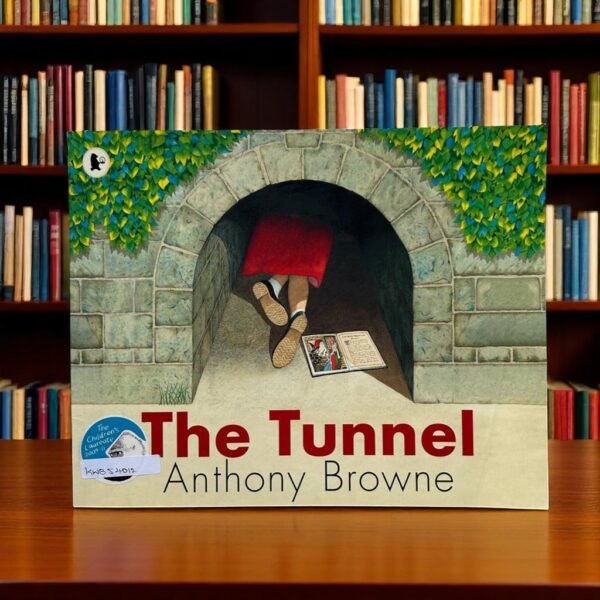 The Tunnel_Walker_Anthony Browne_KWB54012