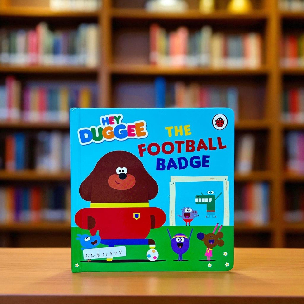 HeyDuggee_The Football Badge _Ladybird _KWB51937