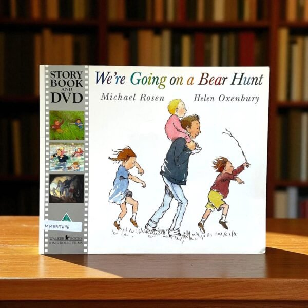 We're Going On A Bear Hunt_No CD_Helen Oxenbury_KWB57476