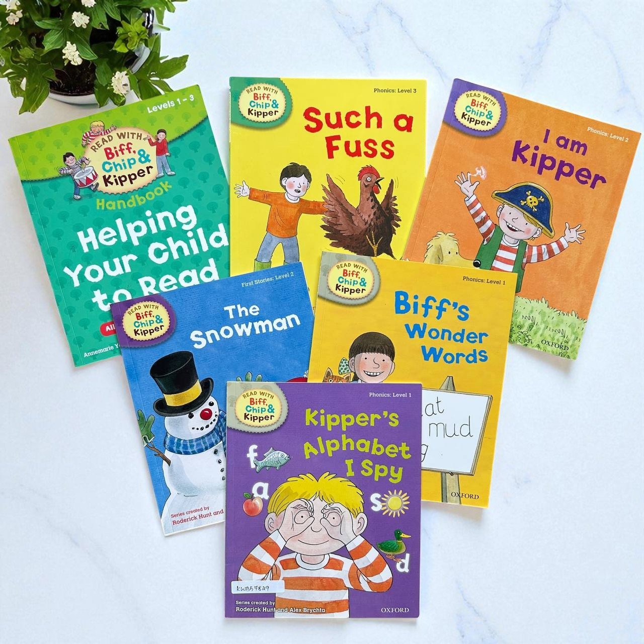 Biff And Chip_Oxford_Set Of 6 Books_Roderick Hunt_KWB57829