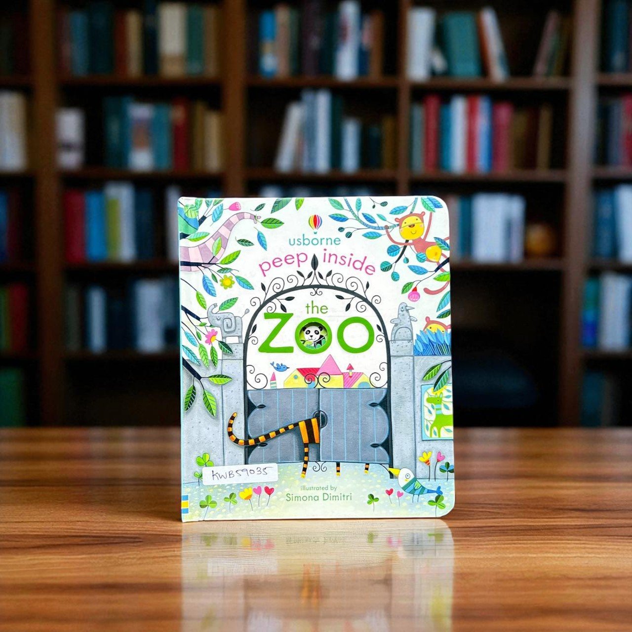 Peep Inside The Zoo_Peep Through With Flaps_Taped_Usborne_KWB59035