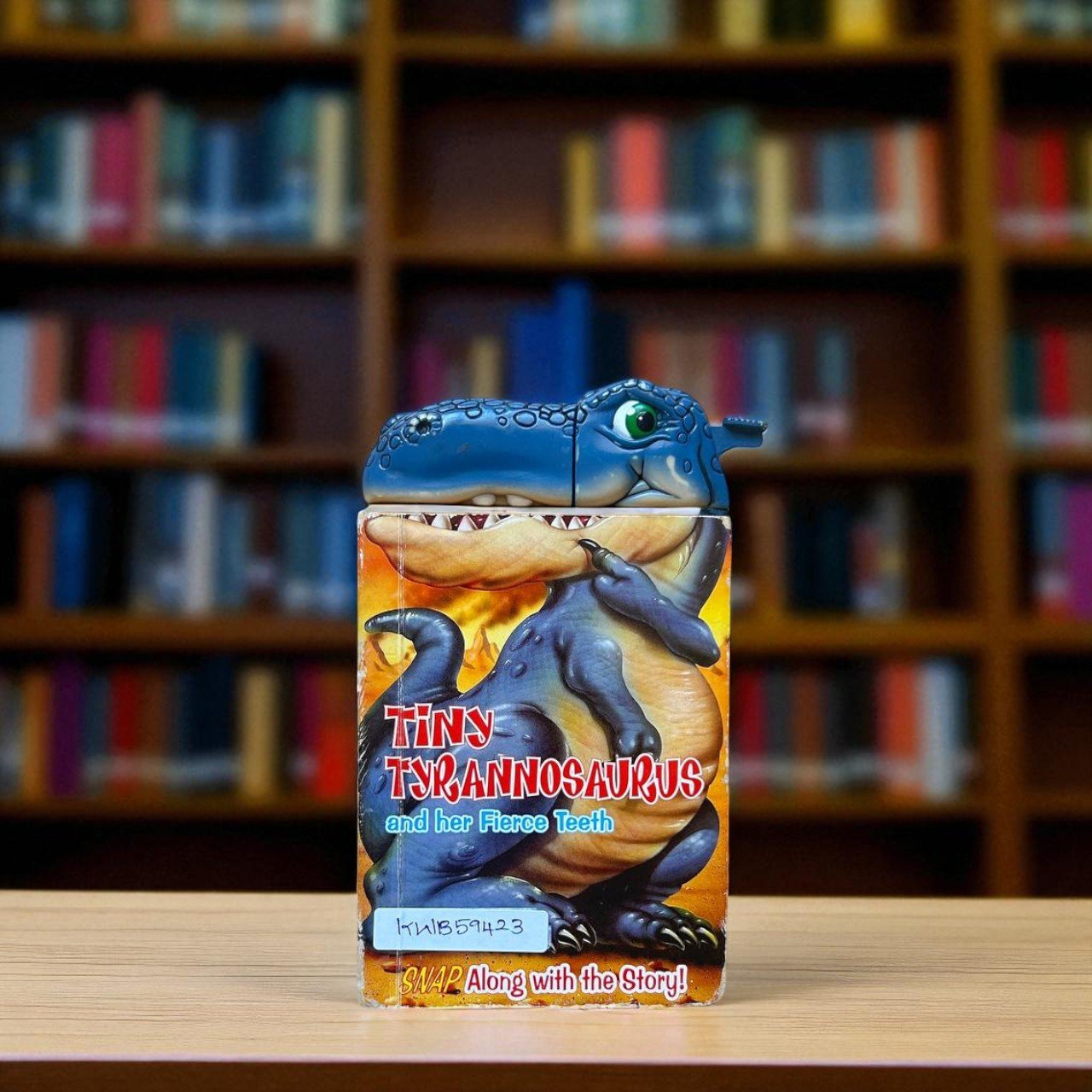 Tiny Tyrannosaurs And Her Fierce Teeth_Snappy Fun Book_Shape Book_Paul Flemming_KWB59423