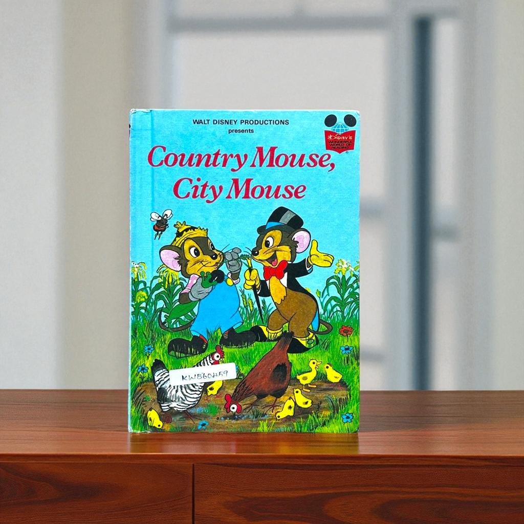 Country Mouse, City Mouse_Wonderful World Of Reading_Disney_KWB60459