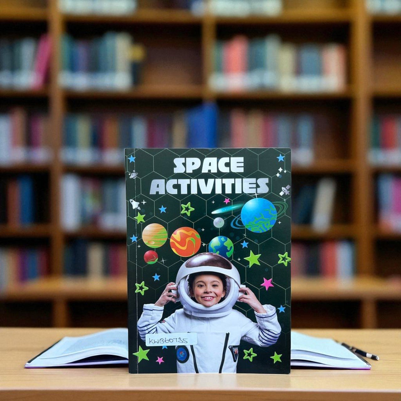 Space Activities_Bookoli_KWB60735