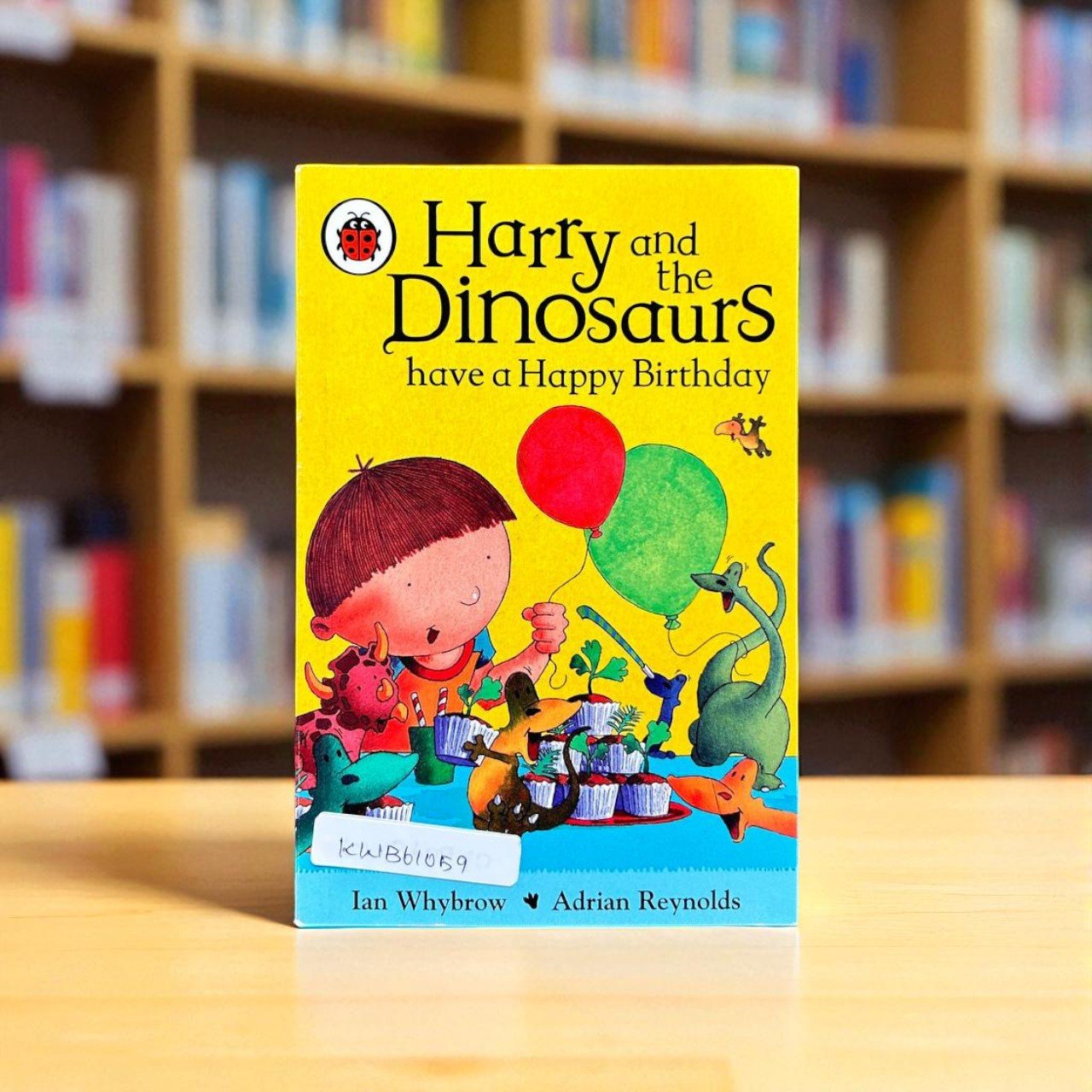Pocket Friendly_Harry And The Dinosaurs Have A Happy Birthday_Ladybird_KWB61059