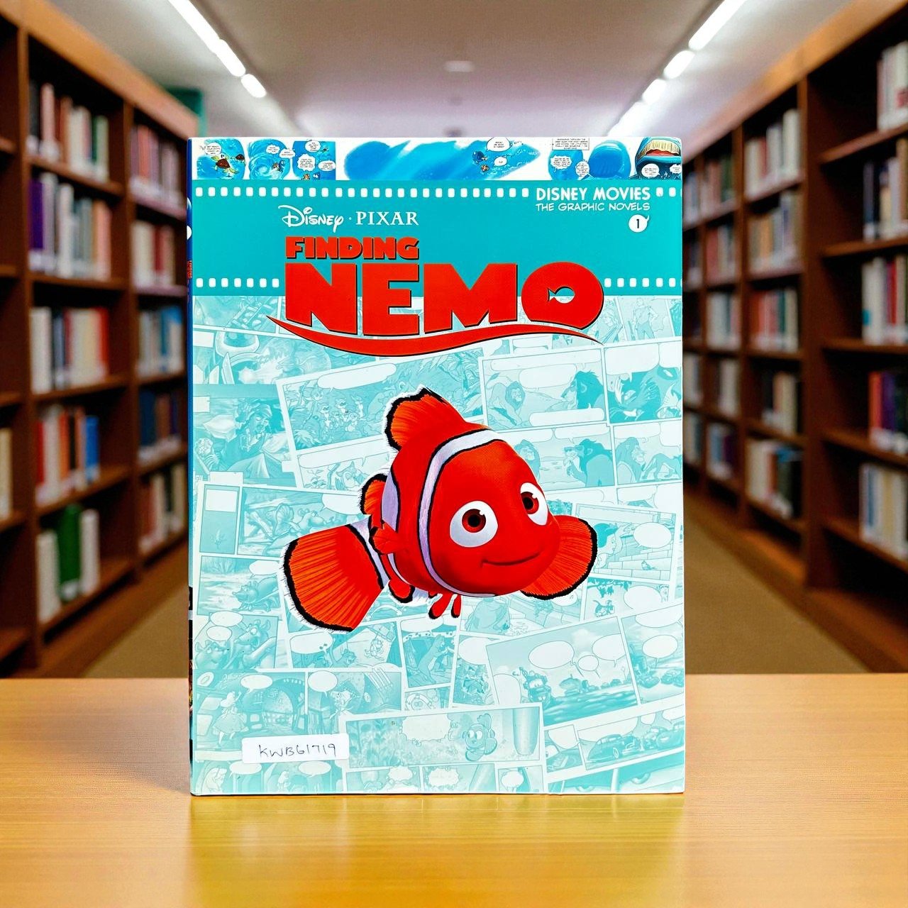 Finding Nemo_The Graphic Novels_With Poster_Disney_KWB61719