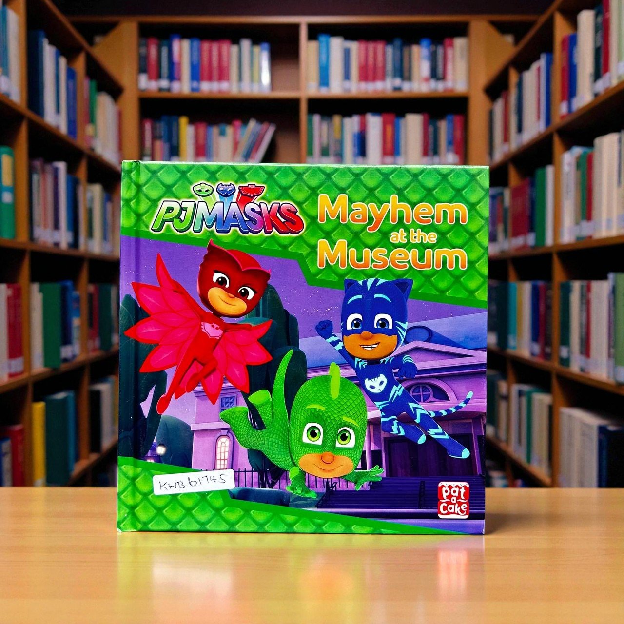 Mayhem At The Museum_PJ Masks_Pat A Cake_KWB61745
