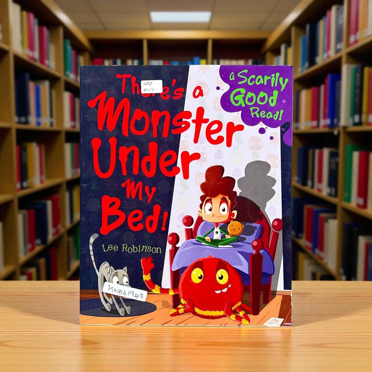 There's A Monster Under My Bed!_Igloo Book_Used_Lee Robinson_RDS_KWB61943
