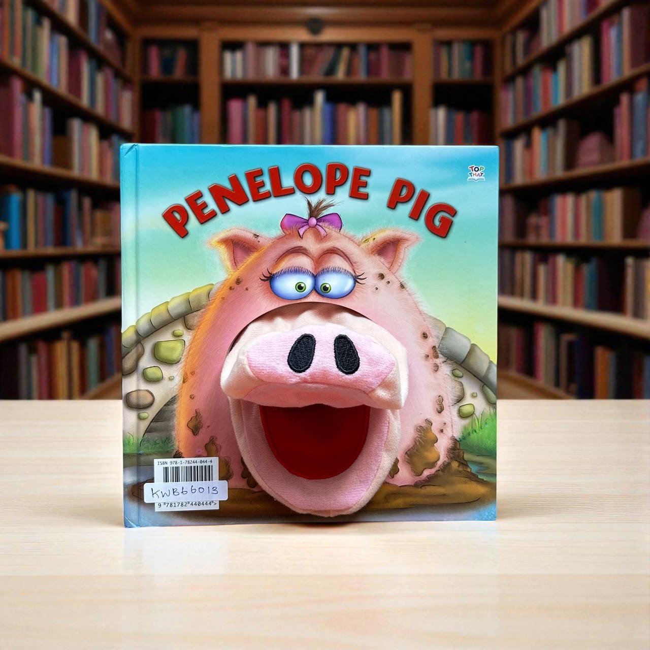 Penelope Pig_Puppet Book_Top That_KWB66013