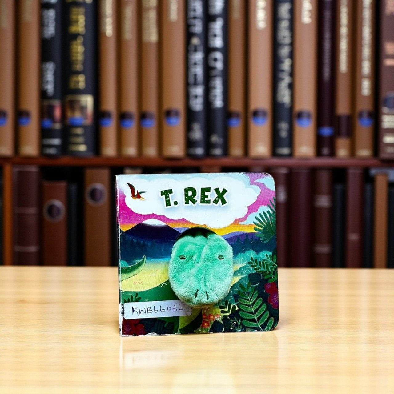 T.Rex_Finger Puppet Book_Cottage Door Press_KWB66086