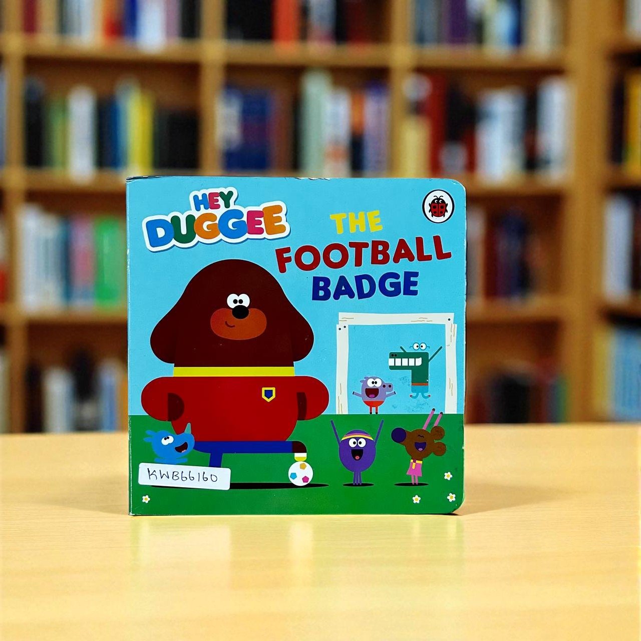 HeyDuggee_The Football Badge_Ladybird_KWB66160