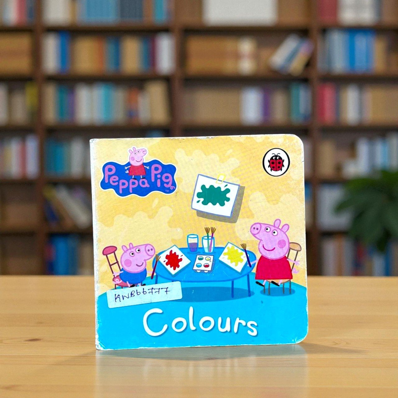 Colours_Peppa Pig_Ladybird _KWB66777