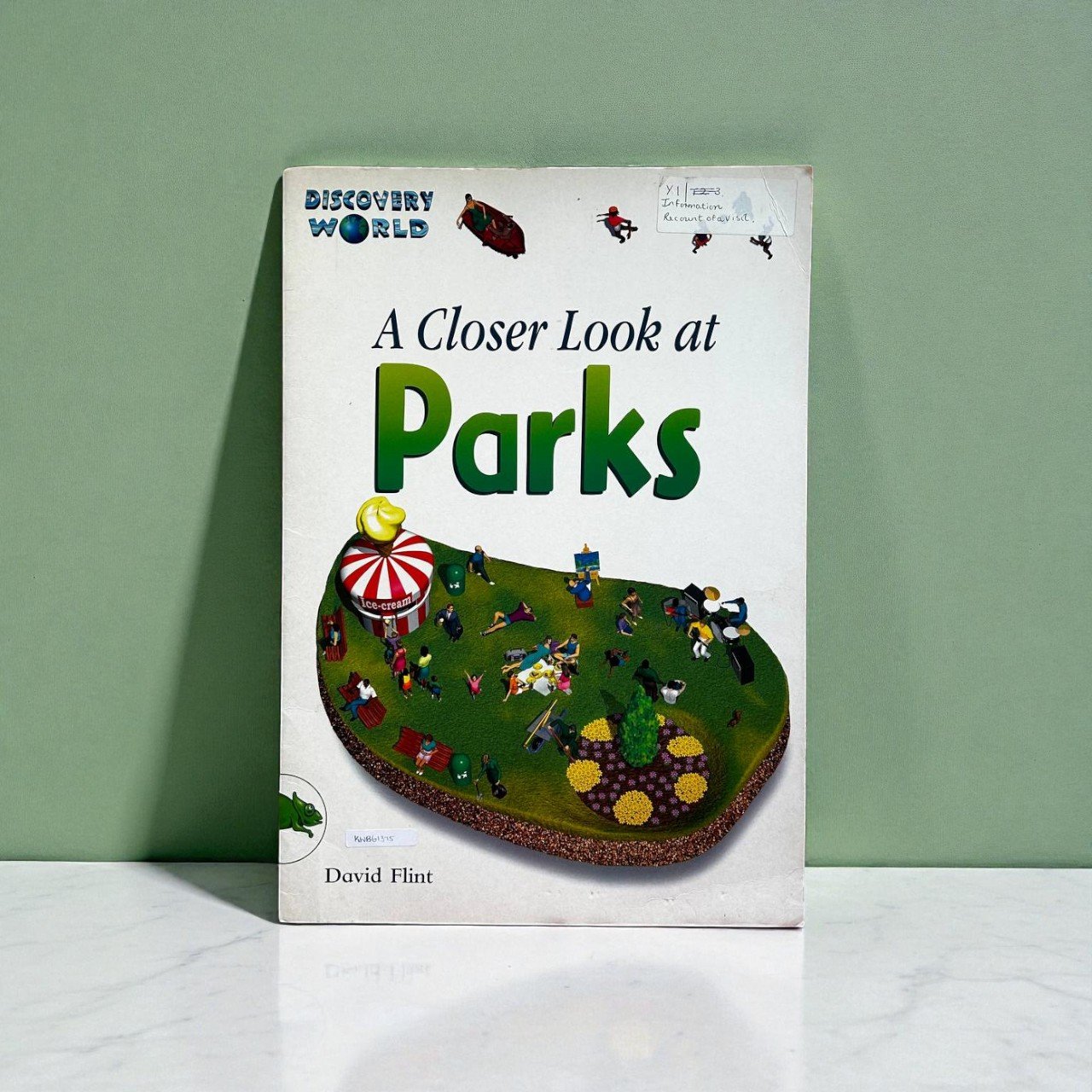 A Closer Look At Parks_Discovery World_Big Book_David Flint_KWB61375