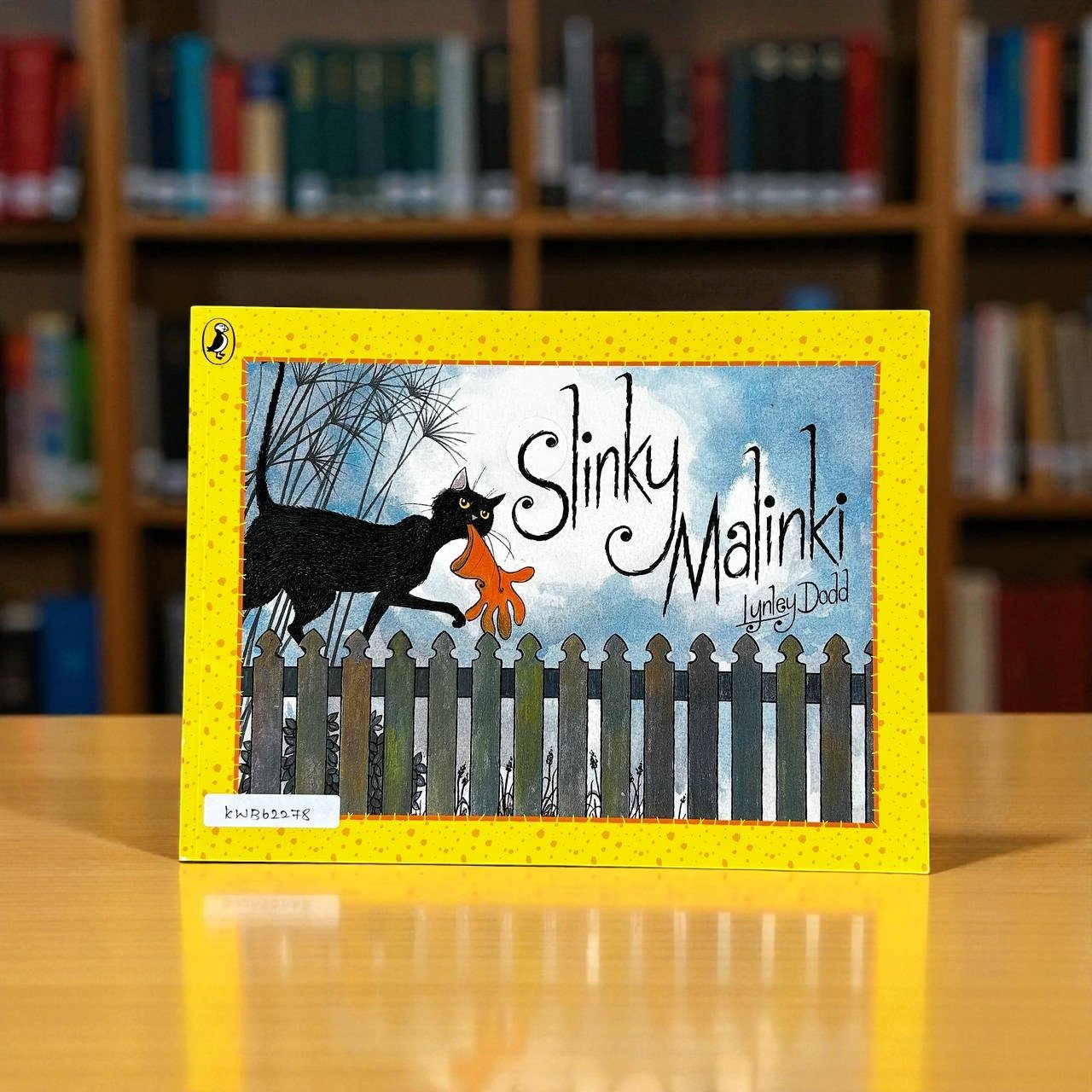 Slinky Malinki_Puffin_Lynley Dodd_RDS_KWB62278