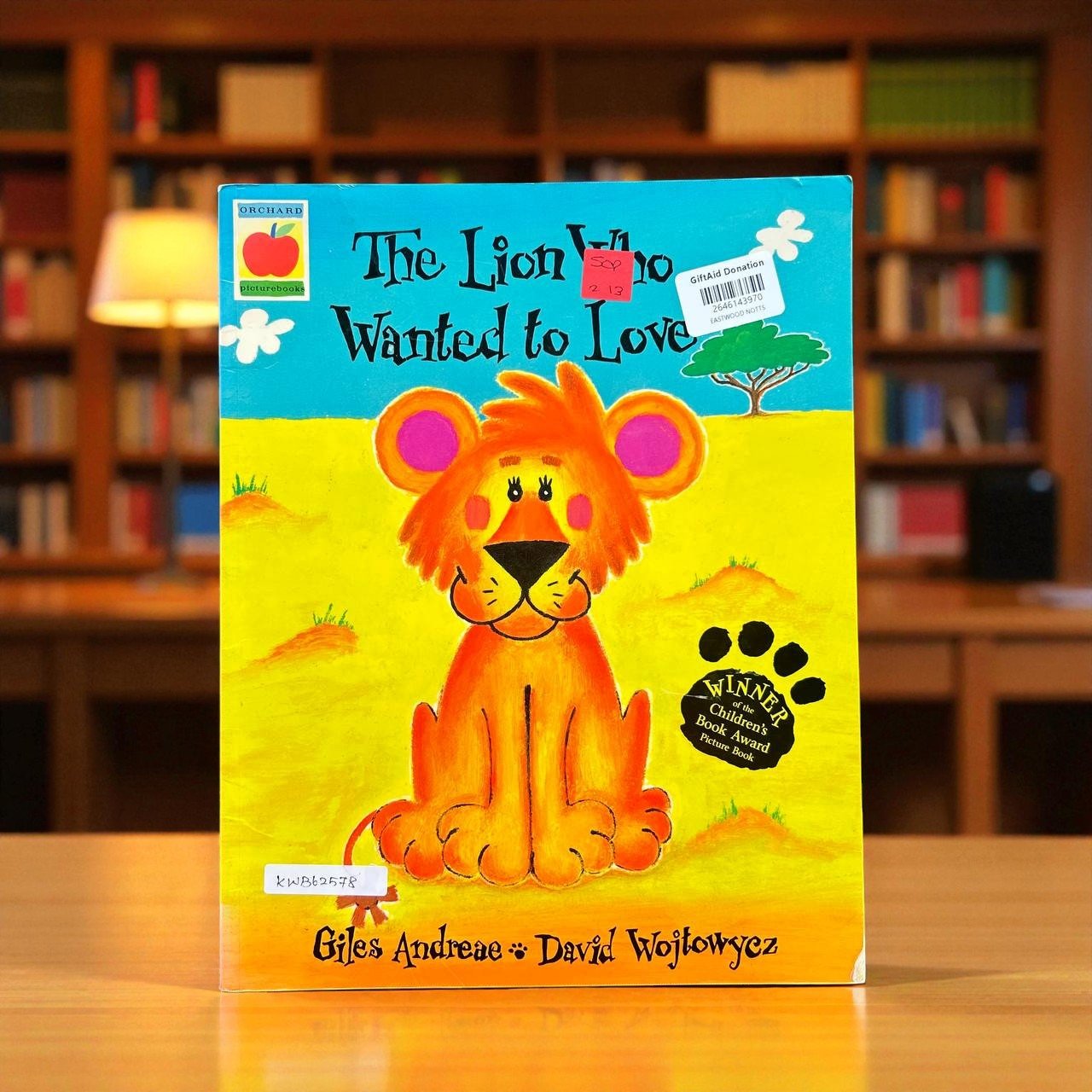 The Lion Who Wanted To Love_Orchard_Giles Andreae_RDS_KWB62578