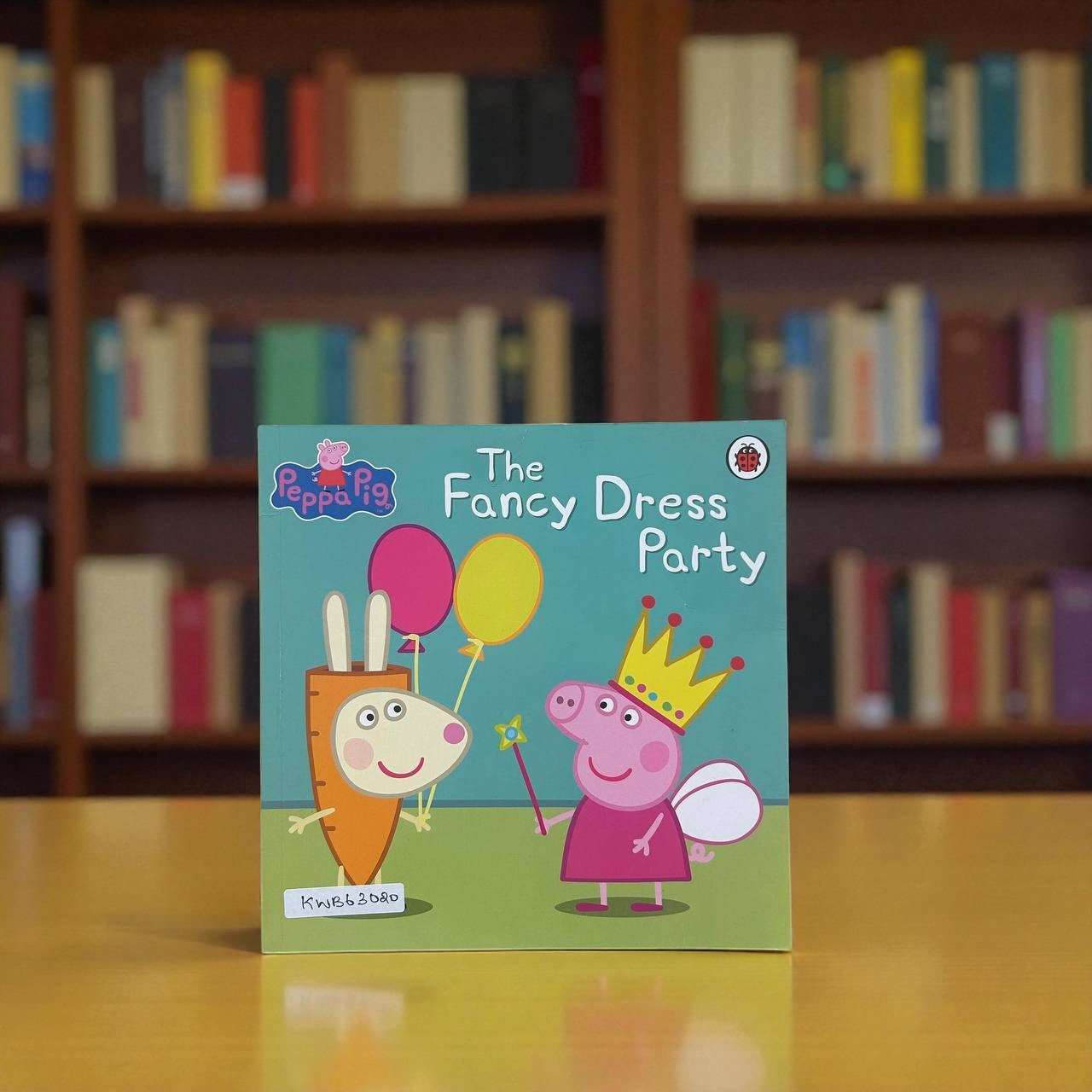 The Fancy Dress Party_Peppa Pig_Ladybird_RDS_KWB63020