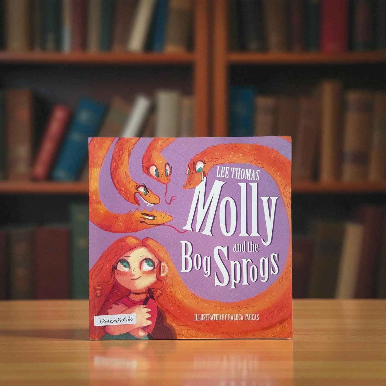 Molly And The Bog Sprogs_Lee Thomas_RDS_KWB63052