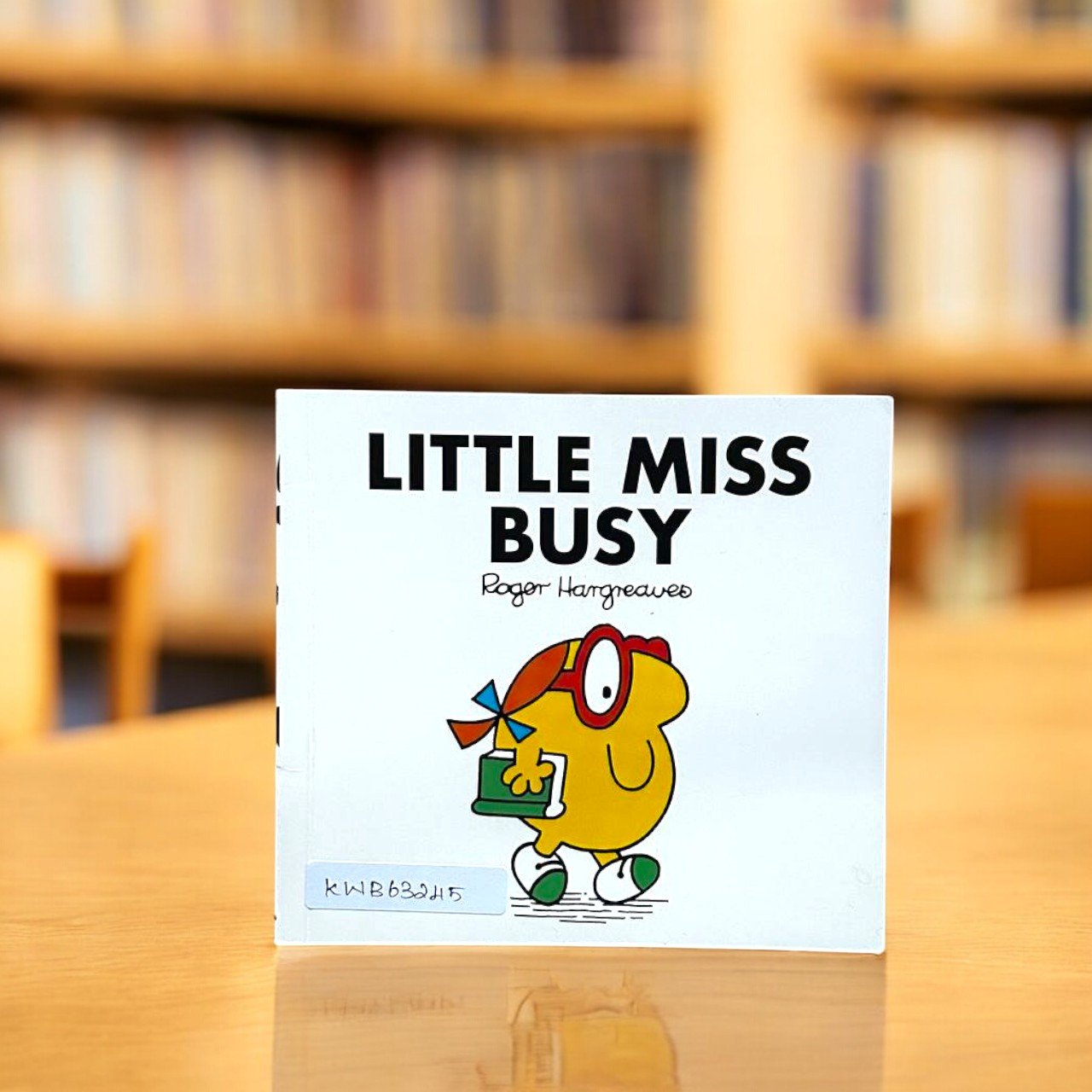Pocket Friendly_Little Miss Busy_Mr Men And Little Miss_Roger Hargreaves_KWB63245