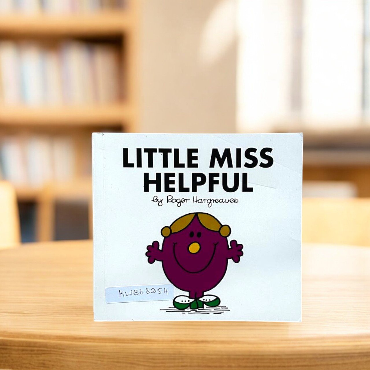 Pocket Friendly_Little Miss Helpful_Mr Men And Little Miss_Roger Hargreaves_KWB63254