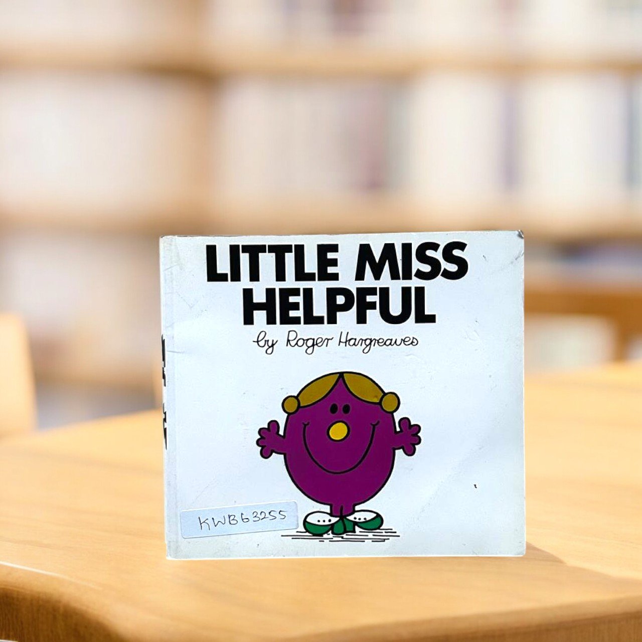 Pocket Friendly_Little Miss Helpful_Mr Men And Little Miss_Roger Hargreaves_KWB63255