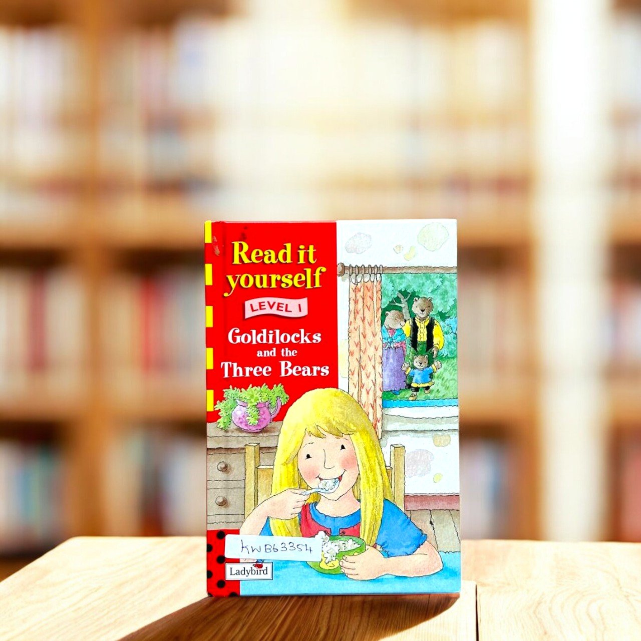 Pocket Friendly_Goldilocks And The Three Bears_Read It Yourself_Ladybird_KWB63354