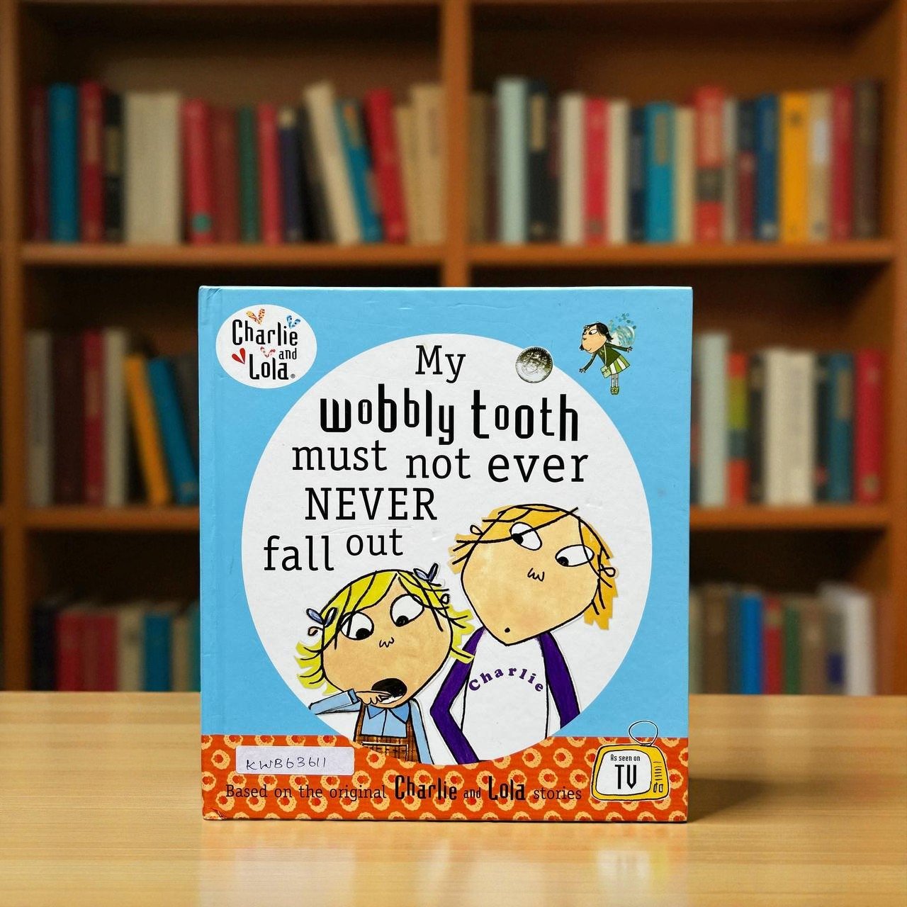 My Wobbly Tooth Must Not Ever Never Fall Out_Charlie And Lola_Lauren Child_BTS_KWB63611