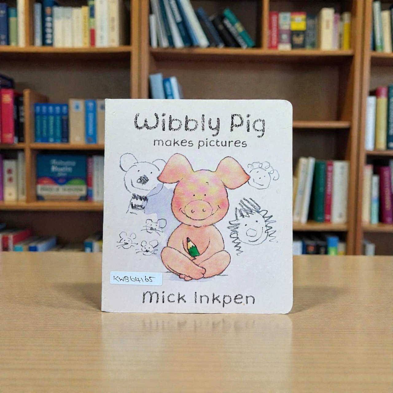 Wibbly Pig Makes Pictures_Mick Inkpen_KWB64165