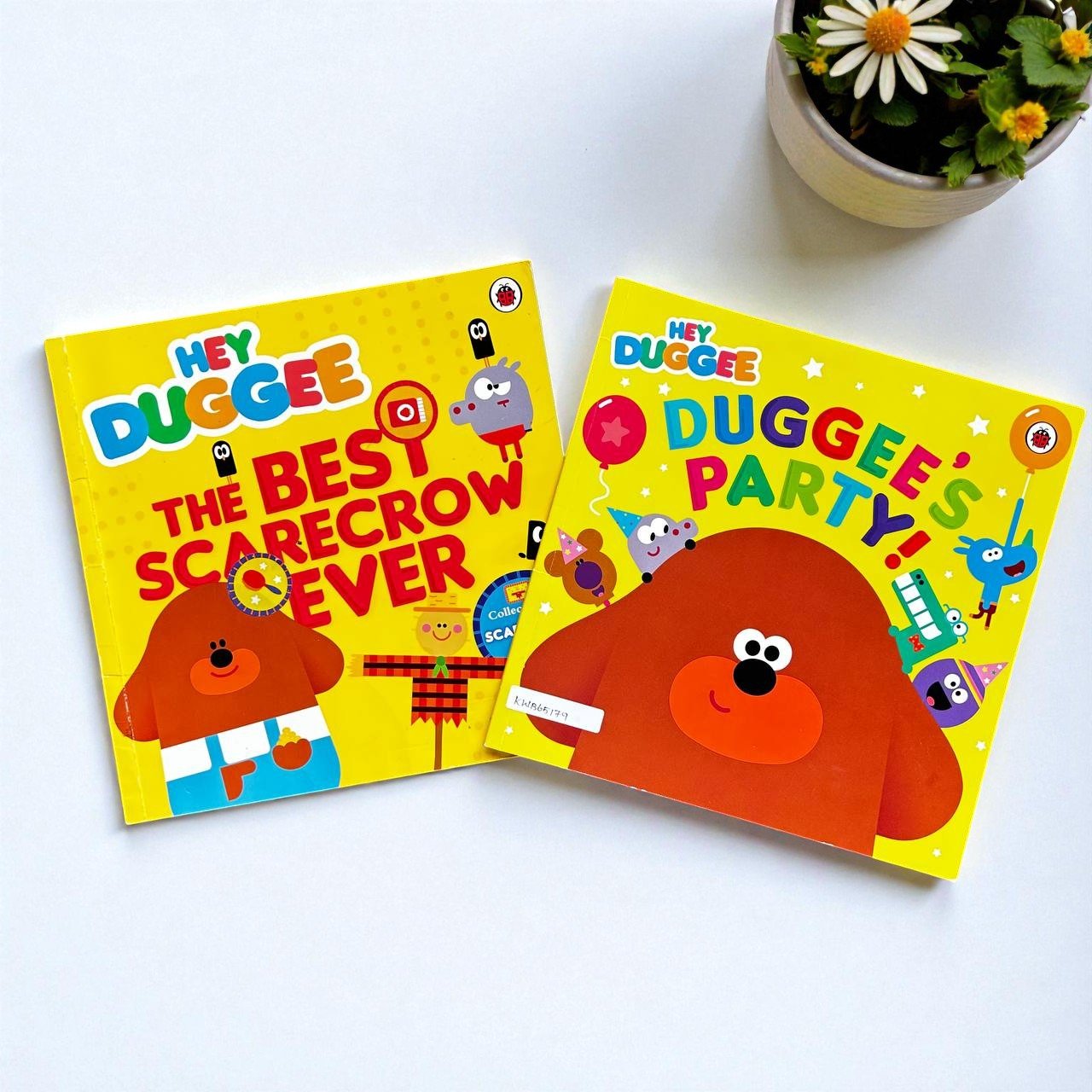 Hey Duggee_Set Of 2 Books_Ladybird_KWB65179