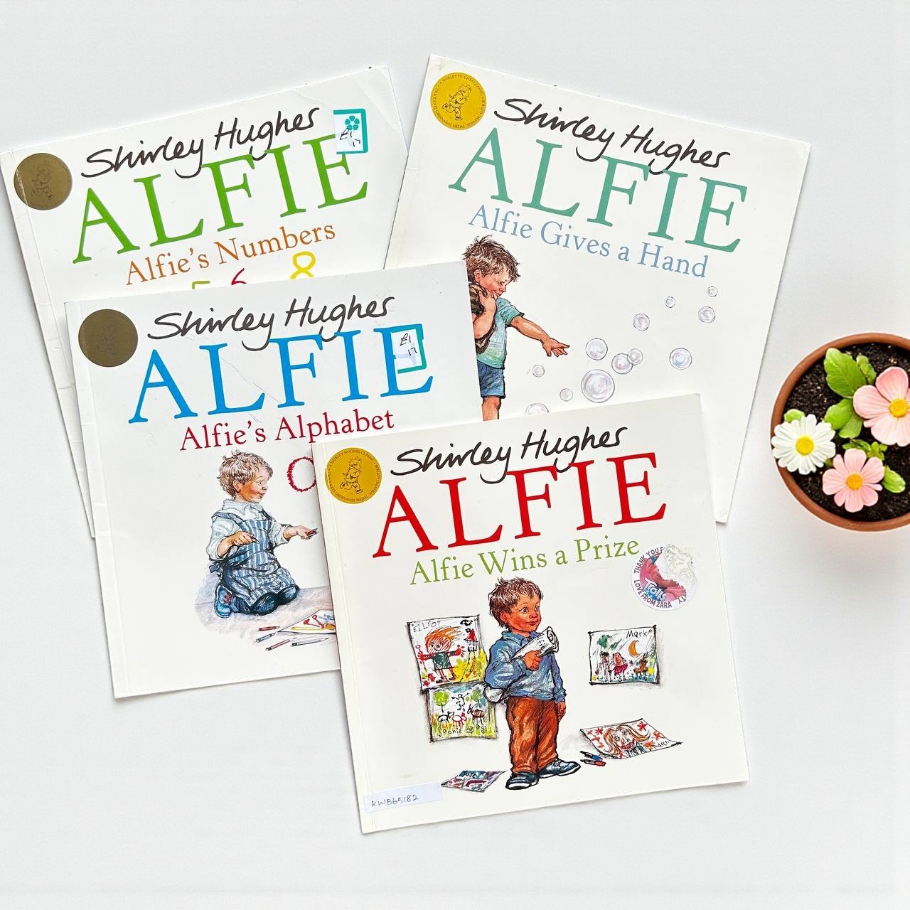 Alfie_Set Of 4 Books_Shirley Hughes_KWB65182
