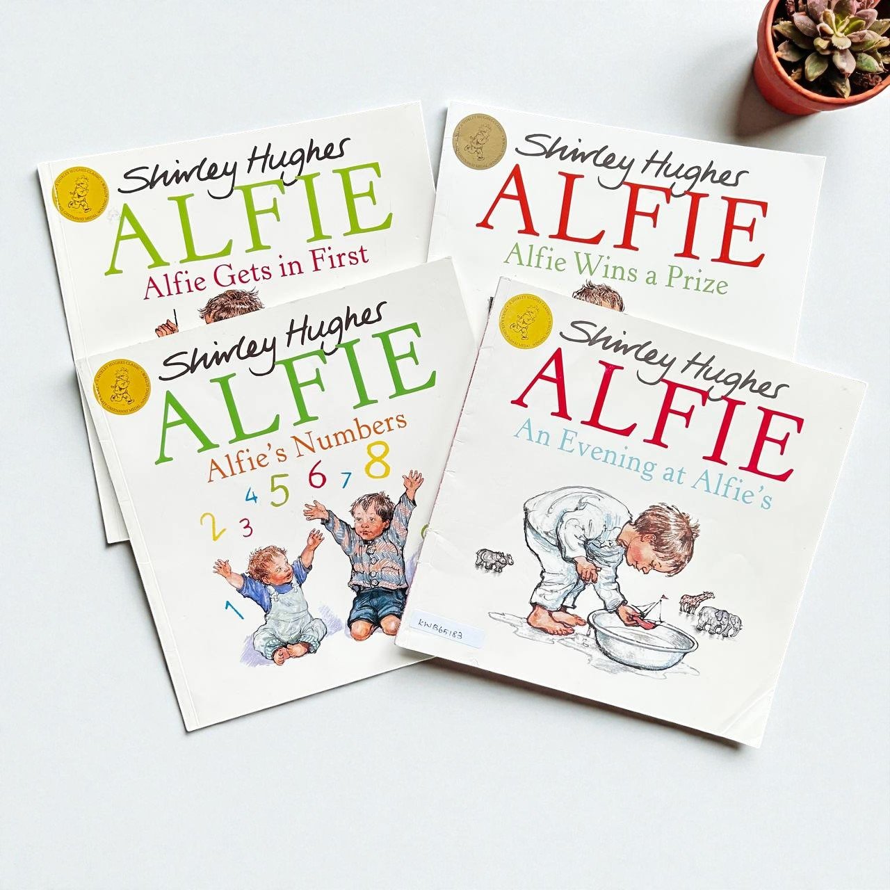 Alfie_Set Of 4 Books_Shirley Hughes_KWB65183