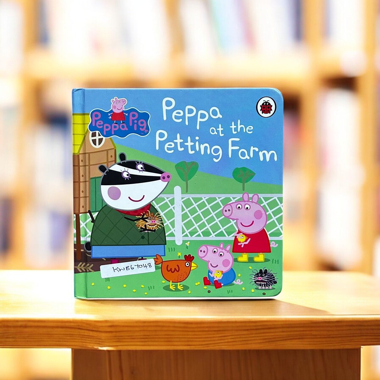Peppa At The Petting Farm_Peppa Pig_Taped_Ladybird_KWB67048
