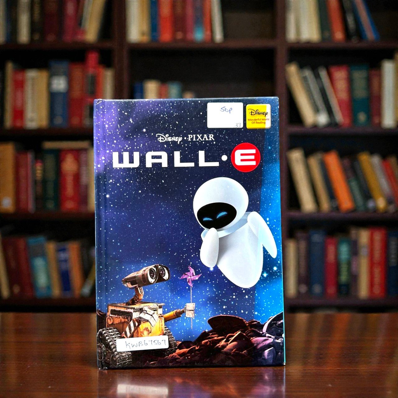 Wall E_The Wonderful World Of Reading_Disney_KWB67567