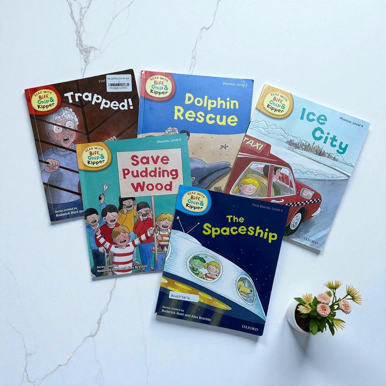 Biff And Chip_Oxford_Set Of 5 Books_Roderick Hunt_KWB63876