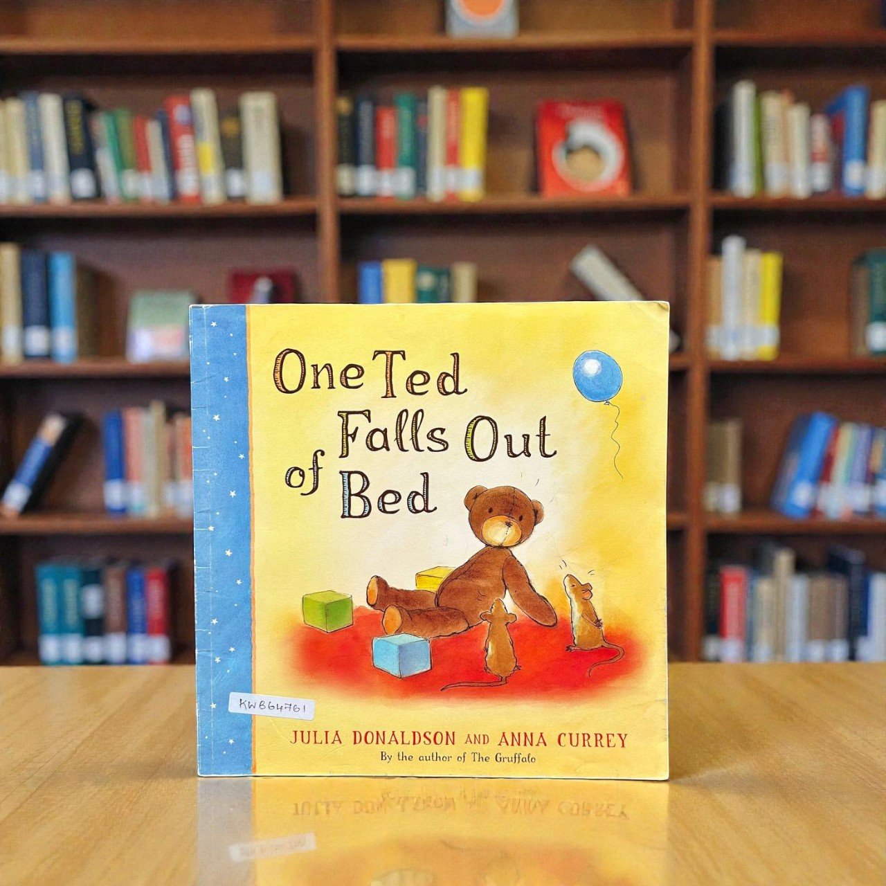 One Ted Falls Out Of Bed_Julia Donaldson_KWB64761