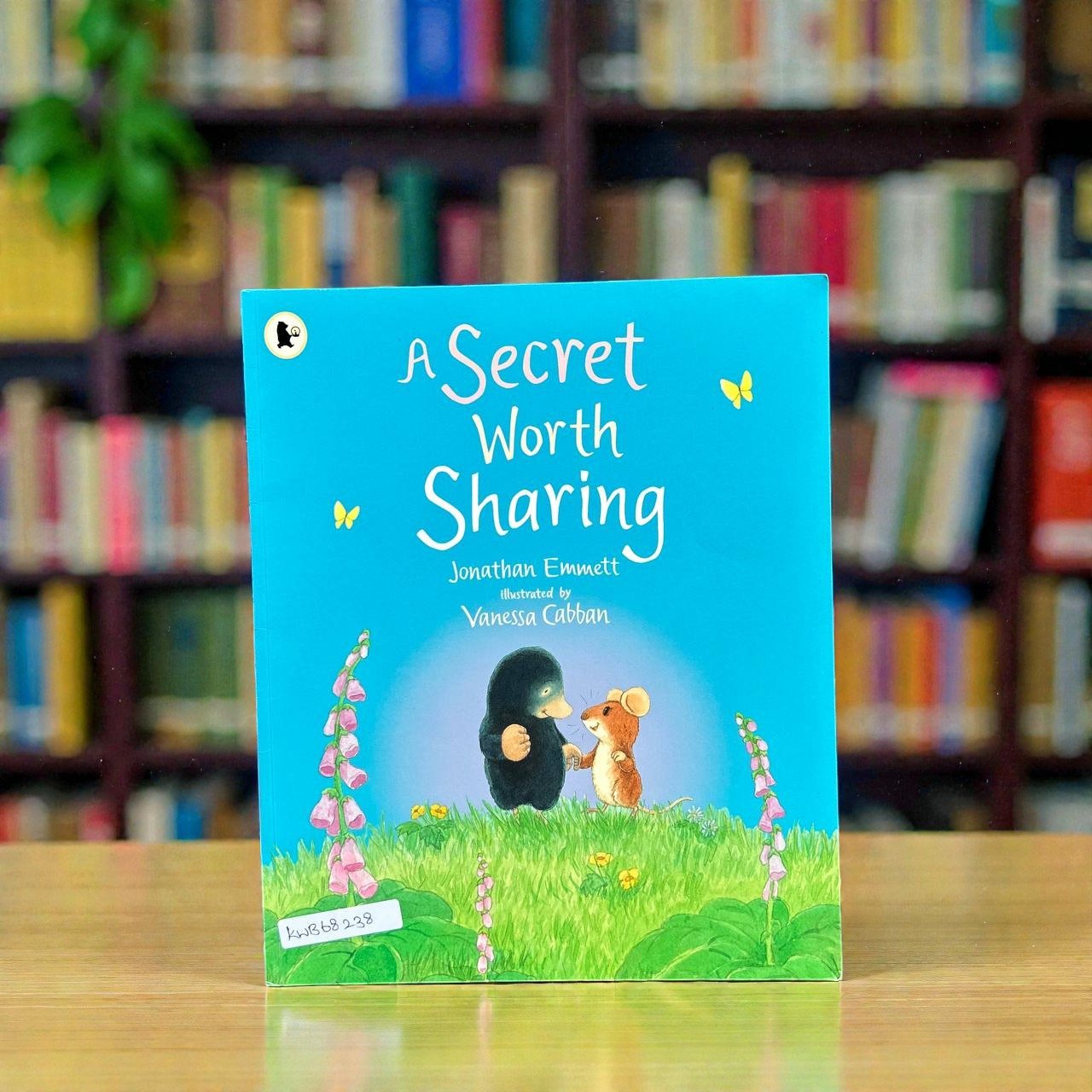 A Secret Worth Sharing_Walker_Jonathan Emmett_RDS_KWB68238