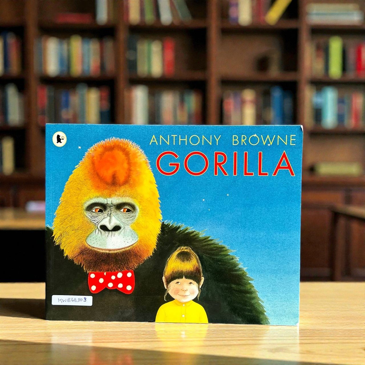 Gorilla_Walker_Anthony Browne_RDS_KWB68303